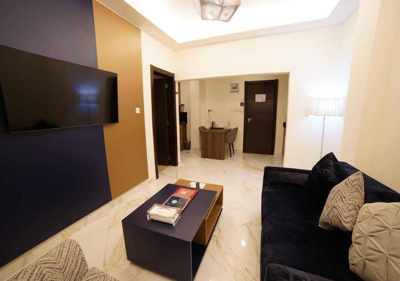 Home Suites Boutique Hotel Freetown Bagian luar foto