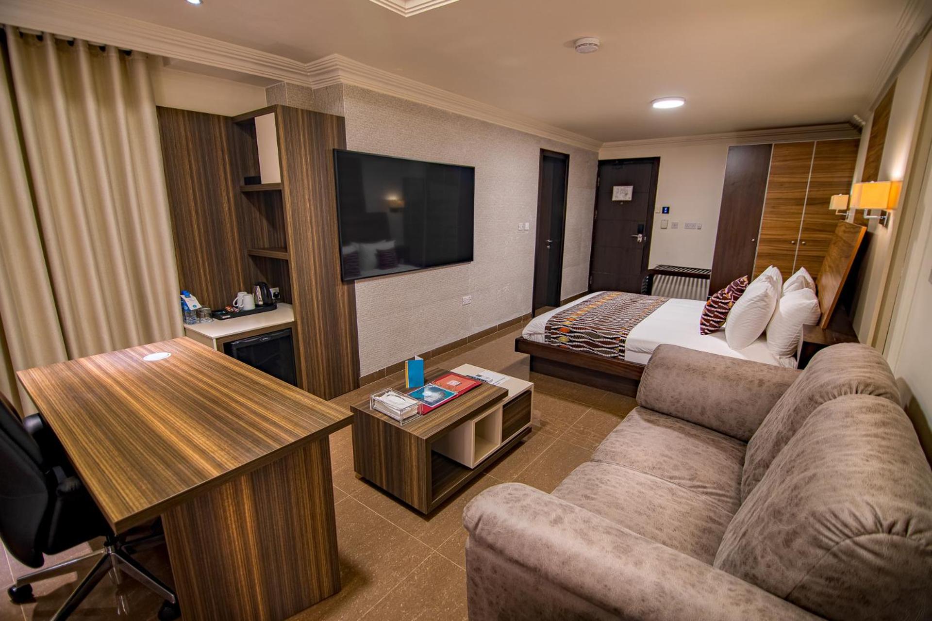 Home Suites Boutique Hotel Freetown Bagian luar foto