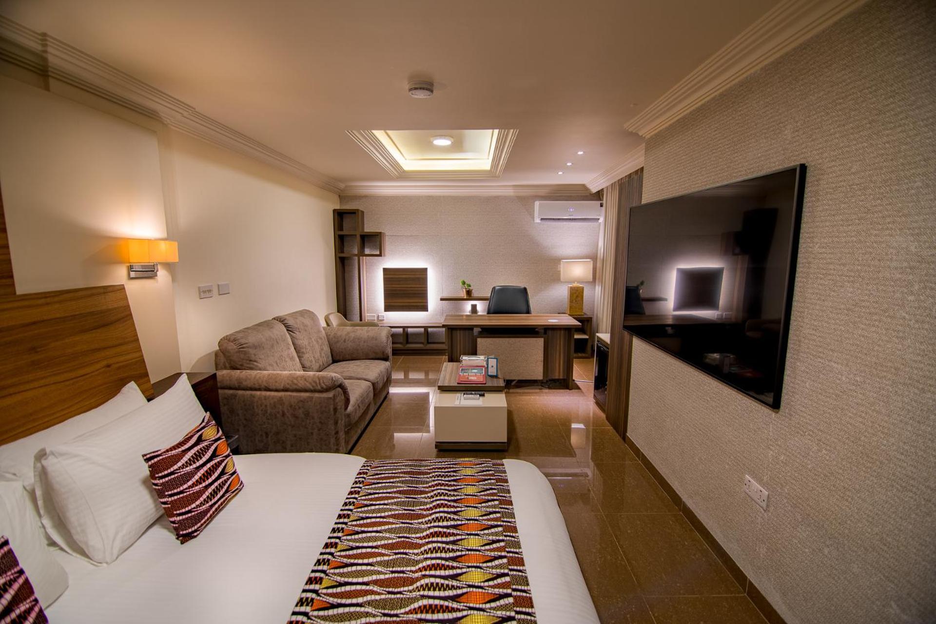 Home Suites Boutique Hotel Freetown Bagian luar foto