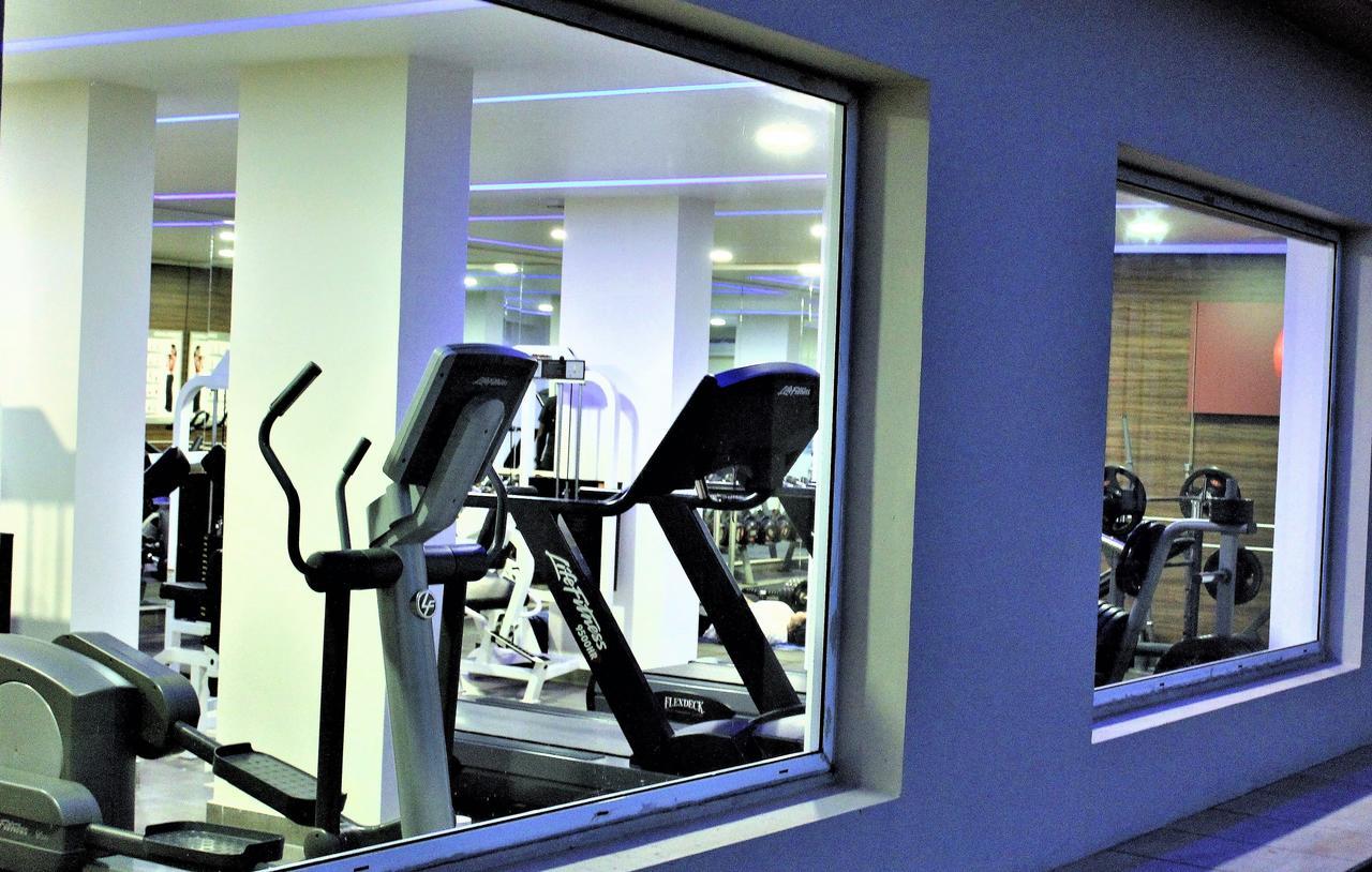 Home Suites Boutique Hotel Freetown Bagian luar foto