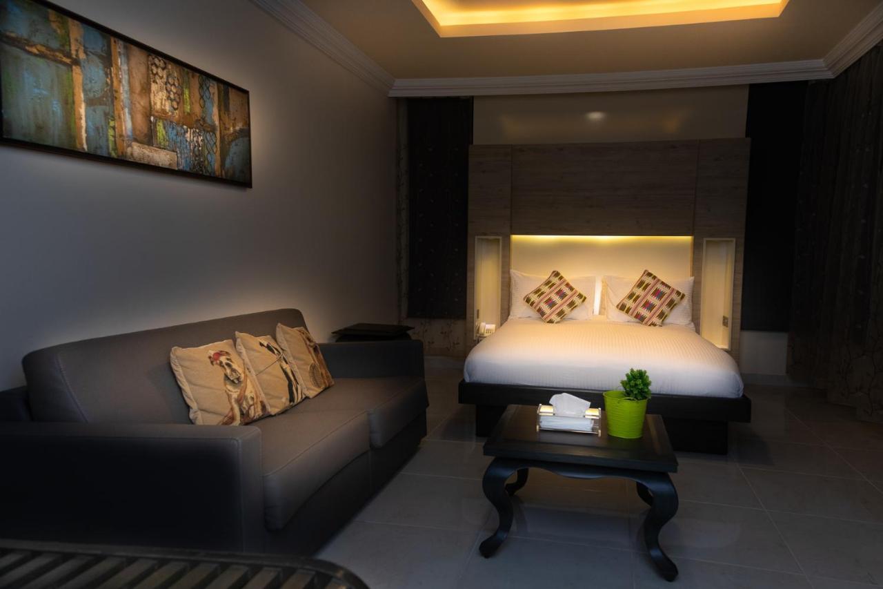 Home Suites Boutique Hotel Freetown Bagian luar foto